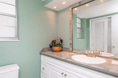 Condo in Pompano Beach, Florida, 1 bedroom  № 2085728 - photo 27