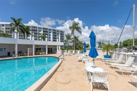 Condo in Pompano Beach, Florida, 1 bedroom  № 2085728 - photo 9