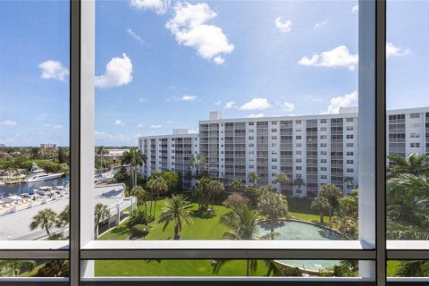 Condo in Pompano Beach, Florida, 1 bedroom  № 2085728 - photo 18