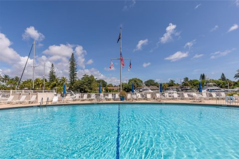 Condo in Pompano Beach, Florida, 1 bedroom  № 2085728 - photo 13