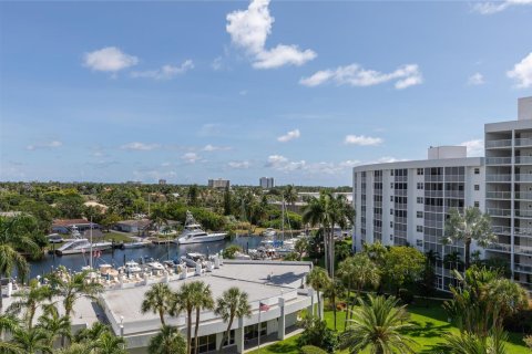 Condo in Pompano Beach, Florida, 1 bedroom  № 2085728 - photo 15