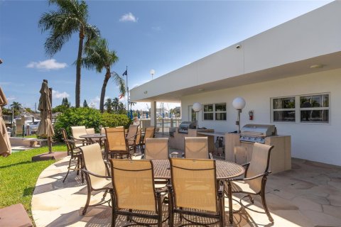 Condo in Pompano Beach, Florida, 1 bedroom  № 2085728 - photo 10
