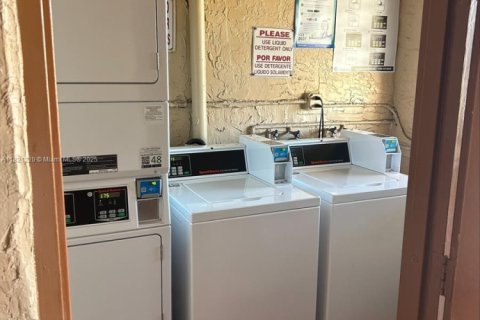 Купить кондоминиум в Хайалиа, Флорида 2 спальни, 89.19м2, № 2035213 - фото 12