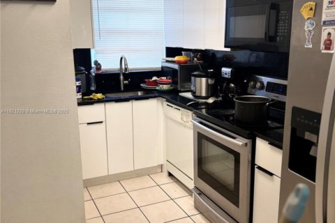 Купить кондоминиум в Хайалиа, Флорида 2 спальни, 89.19м2, № 2035213 - фото 6