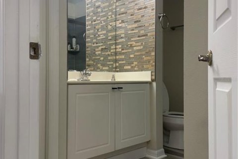 Condo in Kissimmee, Florida, 3 bedrooms  № 2205024 - photo 15