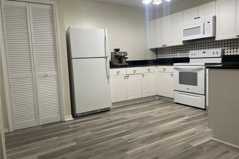 Condo in Kissimmee, Florida, 3 bedrooms  № 2205024 - photo 3