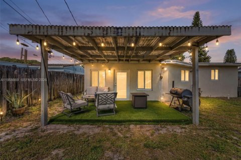 Купить виллу или дом в Окленд-Парк, Флорида 3 спальни, 146.04м2, № 2024237 - фото 17