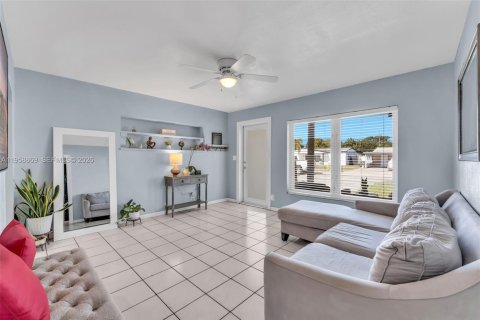 Купить виллу или дом в Окленд-Парк, Флорида 3 спальни, 146.04м2, № 2024237 - фото 2