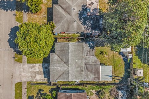 Купить виллу или дом в Окленд-Парк, Флорида 3 спальни, 146.04м2, № 2024237 - фото 21