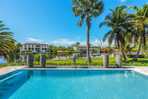 House in Coral Gables, Florida 4 bedrooms, 234.49 sq.m. № 2019774 - photo 2