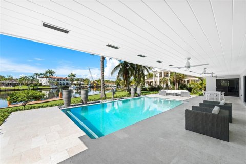 House in Coral Gables, Florida 4 bedrooms, 234.49 sq.m. № 2019774 - photo 25