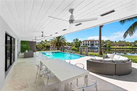 House in Coral Gables, Florida 4 bedrooms, 234.49 sq.m. № 2019774 - photo 22