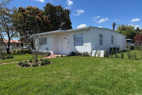 Casa en Hialeah, Florida 4 dormitorios, 121.42 m2 № 2046571