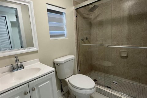 Casa en venta en Hialeah, Florida, 4 dormitorios, 121.42 m2 № 2046571 - foto 21