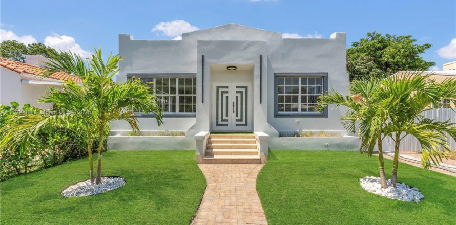 Casa en Miami, Florida 3 dormitorios, 132.66 m2 № 1768355