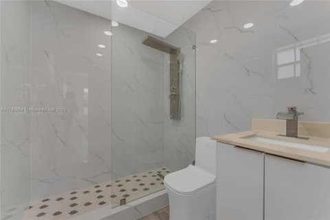 Villa ou maison à vendre à Miami, Floride: 3 chambres, 132.66 m2 № 1768355 - photo 14