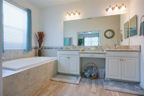 Casa en venta en Bradenton, Florida, 4 dormitorios, 216.46 m2 № 2386318 - foto 15
