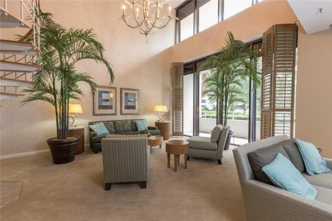 Condo in Gulfport, Florida, 2 bedrooms  № 2115982 - photo 4