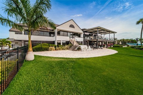 Condo in Gulfport, Florida, 2 bedrooms  № 2115982 - photo 29
