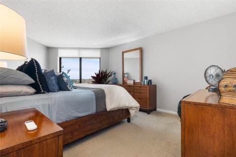 Condo in Gulfport, Florida, 2 bedrooms  № 2115982 - photo 8