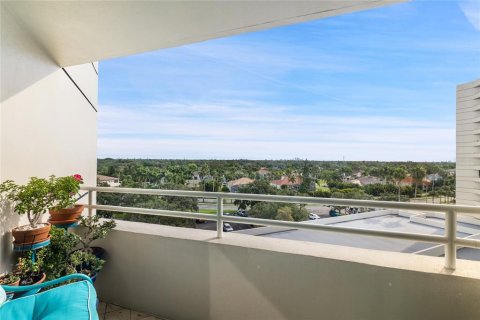 Condo in Gulfport, Florida, 2 bedrooms  № 2115982 - photo 16
