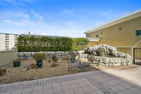 Condo in Sarasota, Florida, 2 bedrooms № 2106445 - photo 28