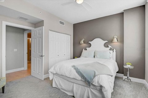 Condo in Sarasota, Florida, 2 bedrooms № 2106445 - photo 16
