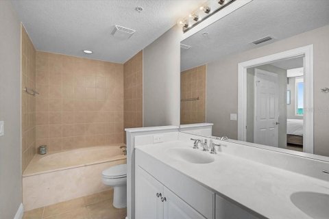 Condo in Sarasota, Florida, 2 bedrooms № 2106445 - photo 21