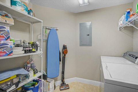 Condo in Sarasota, Florida, 2 bedrooms № 2106445 - photo 22