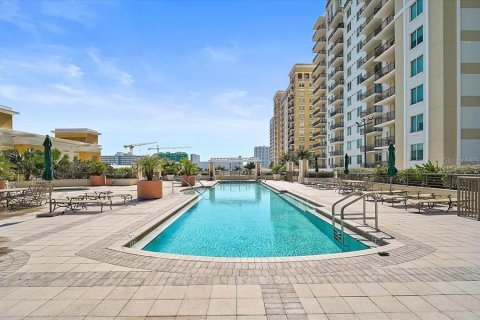 Condo in Sarasota, Florida, 2 bedrooms № 2106445 - photo 30