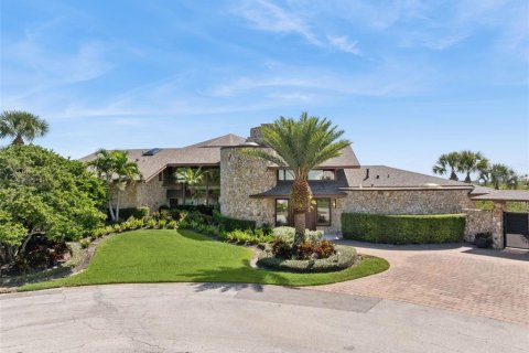 House in New Smyrna Beach, Florida 5 bedrooms, 756.04 sq.m. № 2213108 - photo 7