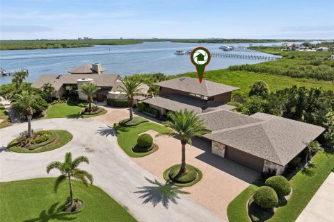 House in New Smyrna Beach, Florida 5 bedrooms, 756.04 sq.m. № 2213108 - photo 2