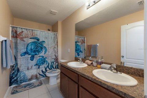 House in Palmetto, Florida 5 bedrooms, 268.39 sq.m. № 1508602 - photo 30