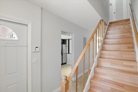 Adosado en venta en Hialeah, Florida, 2 dormitorios, 116.13 m2 № 1948481 - foto 21