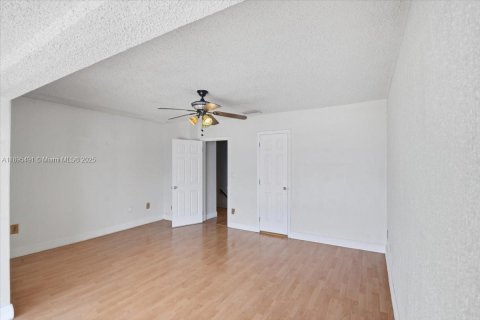 Adosado en venta en Hialeah, Florida, 2 dormitorios, 116.13 m2 № 1948481 - foto 29