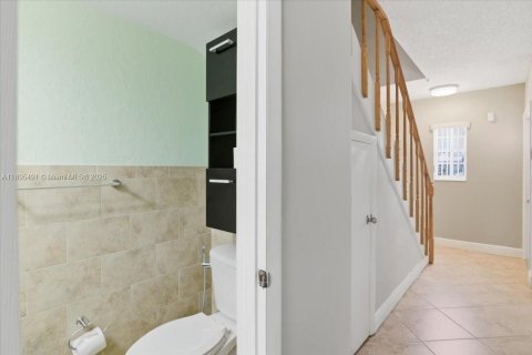 Adosado en venta en Hialeah, Florida, 2 dormitorios, 116.13 m2 № 1948481 - foto 19