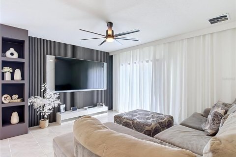 Villa ou maison à vendre à Davenport, Floride: 5 chambres, 234.3 m2 № 2134263 - photo 15