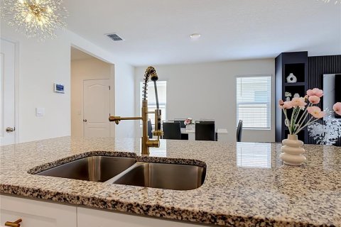 Villa ou maison à vendre à Davenport, Floride: 5 chambres, 234.3 m2 № 2134263 - photo 8