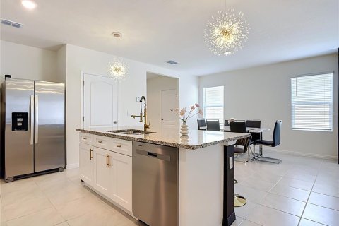 Villa ou maison à vendre à Davenport, Floride: 5 chambres, 234.3 m2 № 2134263 - photo 12