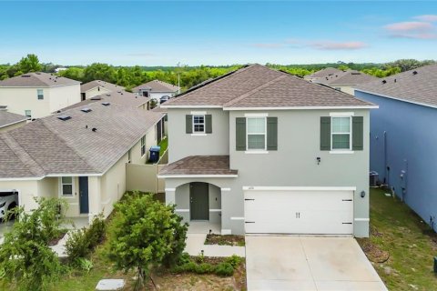 House in Davenport, Florida 5 bedrooms, 234.3 sq.m. № 2134263