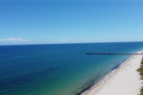 Condo in Lauderdale-by-the-Sea, Florida, 2 bedrooms  № 1068335 - photo 1