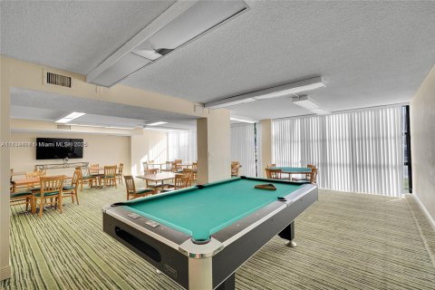 Condo in Hallandale Beach, Florida, 2 bedrooms  № 1816386 - photo 30