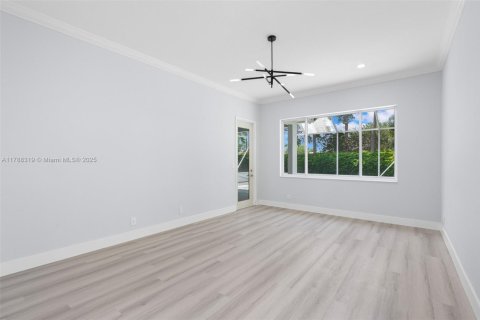 House in Wellington, Florida 5 bedrooms, 262.08 sq.m. № 1665034 - photo 26