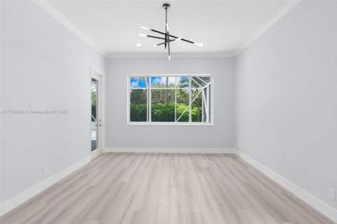 House in Wellington, Florida 5 bedrooms, 262.08 sq.m. № 1665034 - photo 24
