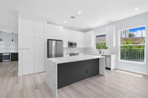 House in Wellington, Florida 5 bedrooms, 262.08 sq.m. № 1665034 - photo 15