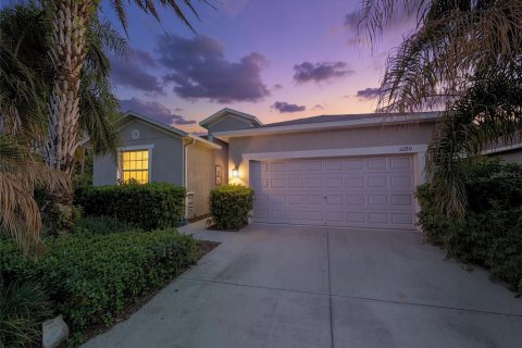 House in Davenport, Florida 4 bedrooms, 186.36 sq.m. № 2200911