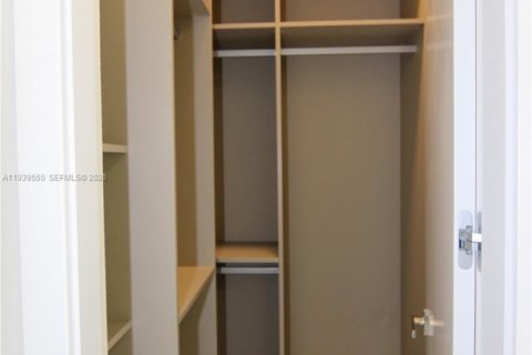 Купить виллу или дом в Майами, Флорида 4 спальни, 281.87м2, № 1998815 - фото 11