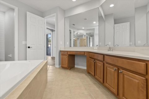 House in Sanford, Florida 3 bedrooms, 185.53 sq.m. № 1903992 - photo 12