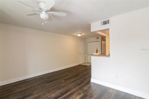 Appartement à louer à Gainesville, Floride: 1 chambre, 52.03 m2 № 2385661 - photo 6