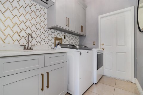 Casa en venta en Lake Mary, Florida, 4 dormitorios, 230.21 m2 № 1550350 - foto 18